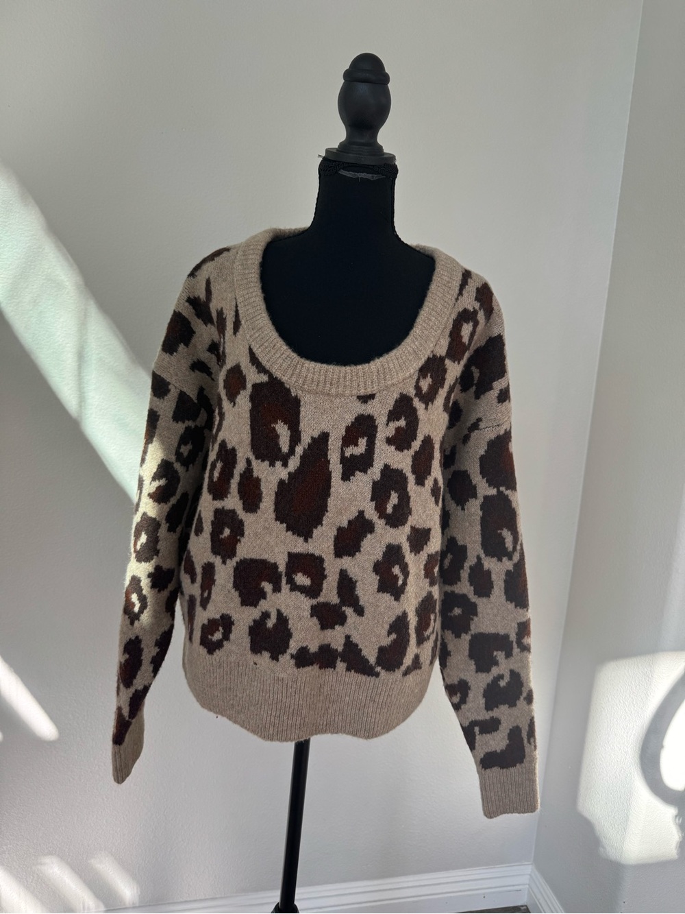 NWT LovLov Leopard Print Scoop Neck Knit Sweater Size Medium